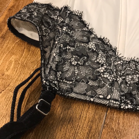 Victoria’s Secret - Picture 4 of 8